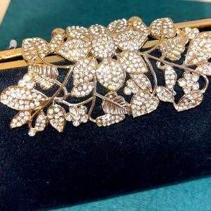 Elegant Joseph Ribkoff Clutch